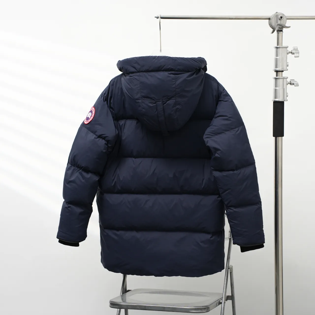 P940 CANADA GOOSE丨Canada Goose 2801 armband mid-length hooded down jacket Color: Dark Blue Size: XS-XXL